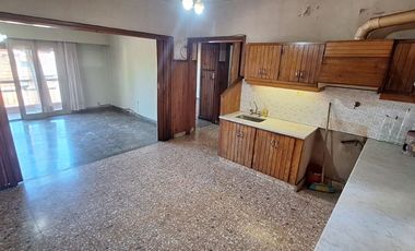 Venta PH 3 Amb + 2 Locales Ciudadela