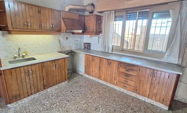 Venta PH 3 Amb + 2 Locales Ciudadela