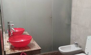 Duplex con tres cocheras y patio. APTA CREDITO