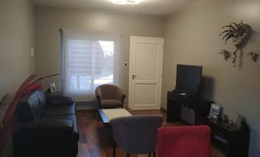 Duplex con tres cocheras y patio. APTA CREDITO