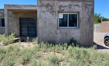 CASA EN OBRA. 2 DORMITORIOS. BARRIO PRIVADO