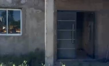 CASA EN OBRA. 2 DORMITORIOS. BARRIO PRIVADO