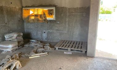 CASA EN OBRA. 2 DORMITORIOS. BARRIO PRIVADO