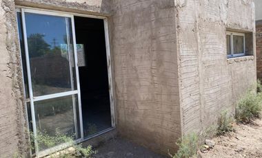 CASA EN OBRA. 2 DORMITORIOS. BARRIO PRIVADO