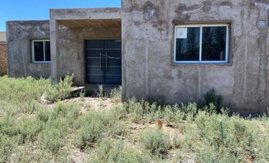 CASA EN OBRA. 2 DORMITORIOS. BARRIO PRIVADO