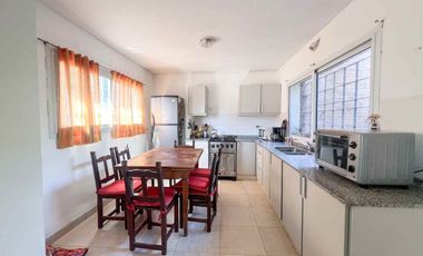 CASA 4 AMBIENTES JARDIN ADROGUÉ