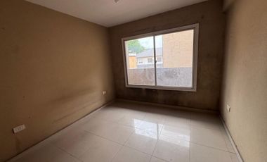 VENTA 2 AMBIENTES C/ COCHERA CENTRO MORENO