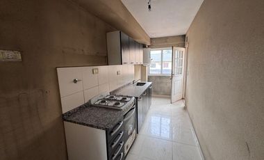 VENTA 2 AMBIENTES C/ COCHERA CENTRO MORENO