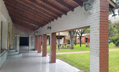 QUINTA VENTA MONTE GRANDE CON SALON DE FIESTAS