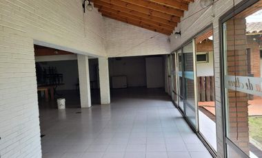QUINTA VENTA MONTE GRANDE CON SALON DE FIESTAS