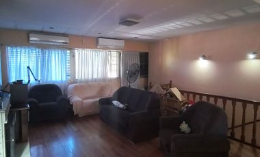 VENTA CASA 5 AMBIENTES EN TEMPERLEY