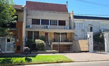 VENTA CASA 5 AMBIENTES EN TEMPERLEY
