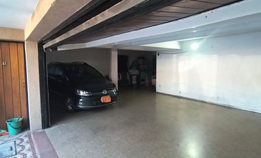 VENTA CASA 5 AMBIENTES EN TEMPERLEY
