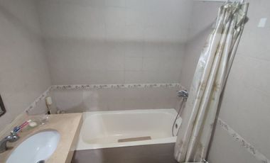 VENTA CASA 5 AMBIENTES EN TEMPERLEY