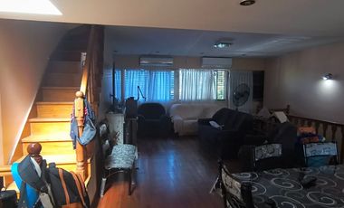 VENTA CASA 5 AMBIENTES EN TEMPERLEY