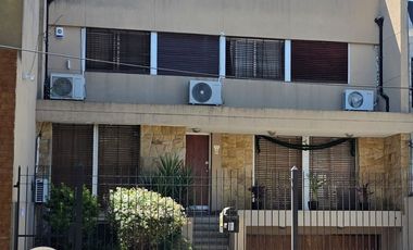 VENTA CASA 5 AMBIENTES EN TEMPERLEY