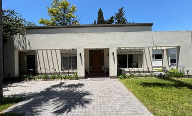 CASA DE CATEGORÍA - SAUCE VIEJO