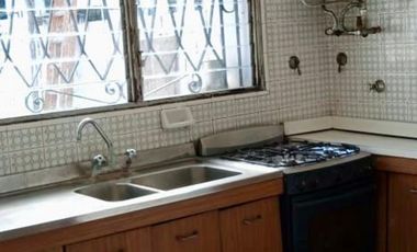 CHALET EN VENTA SOBRE LOTE DE GRAN SUPERFICIE