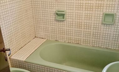 CHALET EN VENTA SOBRE LOTE DE GRAN SUPERFICIE