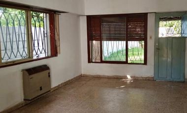 CHALET EN VENTA SOBRE LOTE DE GRAN SUPERFICIE