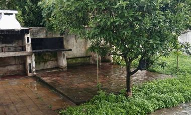 CHALET EN VENTA SOBRE LOTE DE GRAN SUPERFICIE