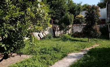 CHALET EN VENTA SOBRE LOTE DE GRAN SUPERFICIE