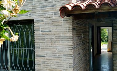 CHALET EN VENTA SOBRE LOTE DE GRAN SUPERFICIE