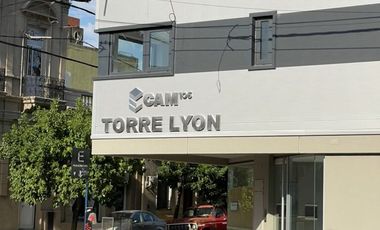 EN VENTA LOCAL COMERCIAL EN MACROCRENTRO