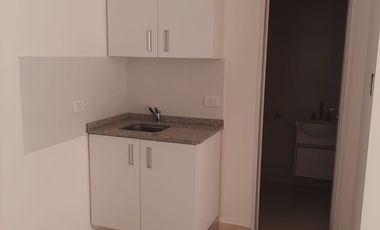 EN VENTA LOCAL COMERCIAL EN MACROCRENTRO