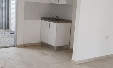 EN VENTA LOCAL COMERCIAL EN MACROCRENTRO