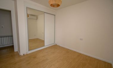 VENTA - PISO DE 3 DORMITORIOS CON COCHERA