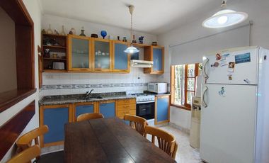 VENTA CASA 4 AMB JOSE MARMOL PILETA QUINCHO
