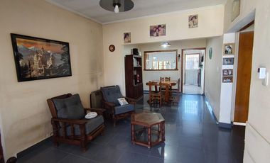 VENTA CASA 4 AMB JOSE MARMOL PILETA QUINCHO