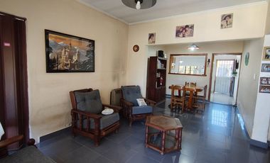 VENTA CASA 4 AMB JOSE MARMOL PILETA QUINCHO