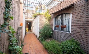 REMAX VENDE CASA EN BARRIO CANDIOTI