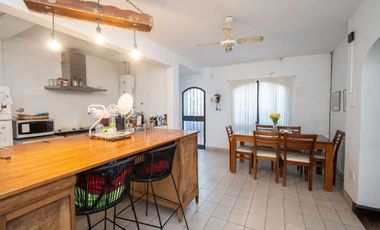 REMAX VENDE CASA EN BARRIO CANDIOTI