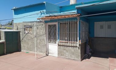 VENTA Casa + 2 departamentos en excelente entorno