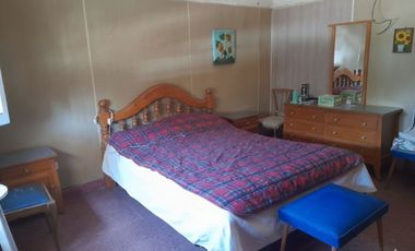 VENTA Casa + 2 departamentos en excelente entorno