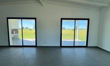 CASA EN VENTA LOBOS 2 DORMITORIOS LA FEDERALA