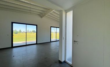 CASA EN VENTA LOBOS 2 DORMITORIOS LA FEDERALA