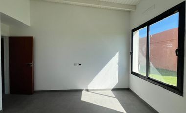 CASA EN VENTA LOBOS 2 DORMITORIOS LA FEDERALA