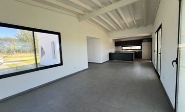 CASA EN VENTA LOBOS 2 DORMITORIOS LA FEDERALA