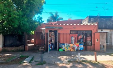 Casa Venta Gonnet a Refaccionar Local Cochera