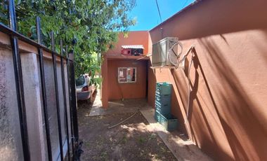 Casa Venta Gonnet a Refaccionar Local Cochera