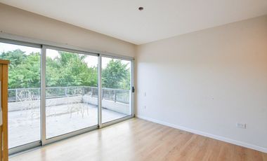 CASA EN VENTA EN CITY BELL 4 DORMITORIOS