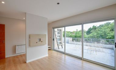 CASA EN VENTA EN CITY BELL 4 DORMITORIOS