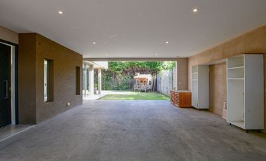 CASA EN VENTA EN CITY BELL 4 DORMITORIOS