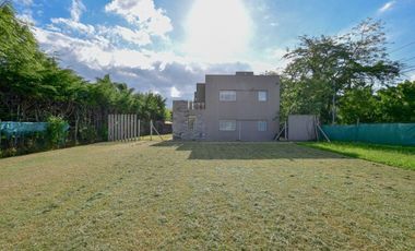 CASA EN VENTA EN CITY BELL 4 DORMITORIOS