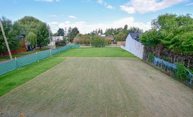 CASA EN VENTA EN CITY BELL 4 DORMITORIOS