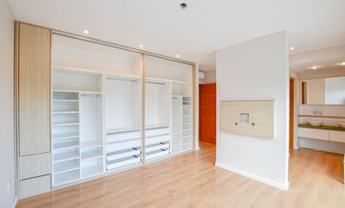 CASA EN VENTA EN CITY BELL 4 DORMITORIOS